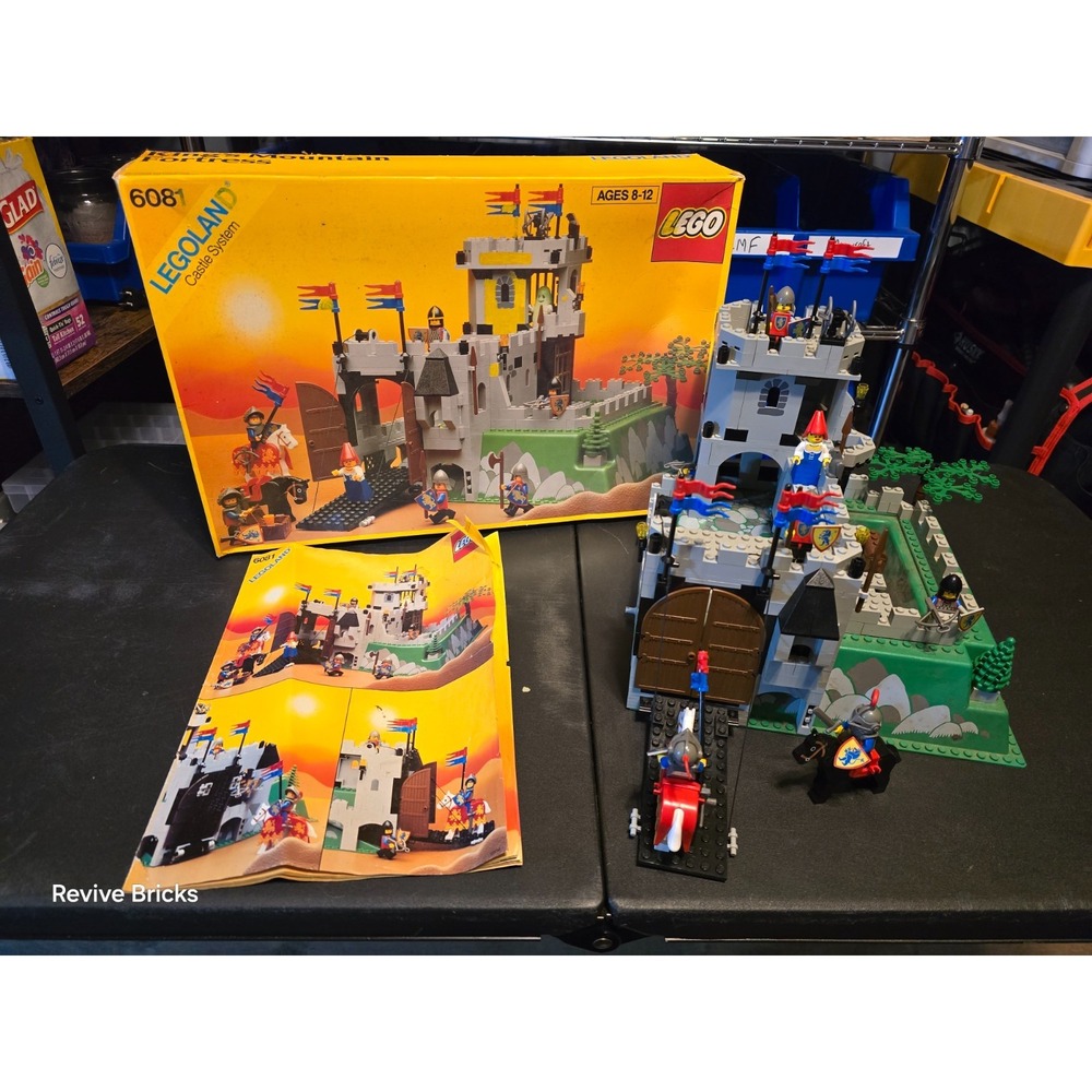 VTG 1990 LEGO Legoland Set #6081 King's Mountain Fortress W/ Box and Manual READ